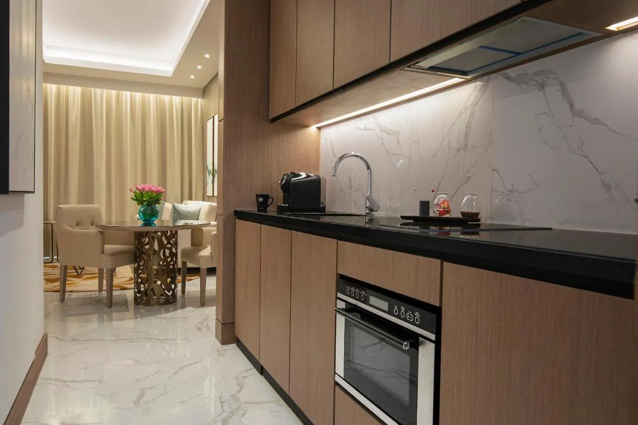 Al Jaddaf Rotana Suite Hotel Dubái